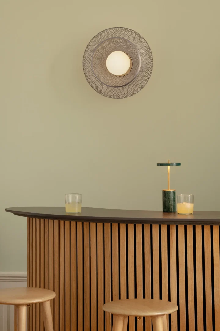 光的新配置 - Faraday以钢制版本重塑空间光感