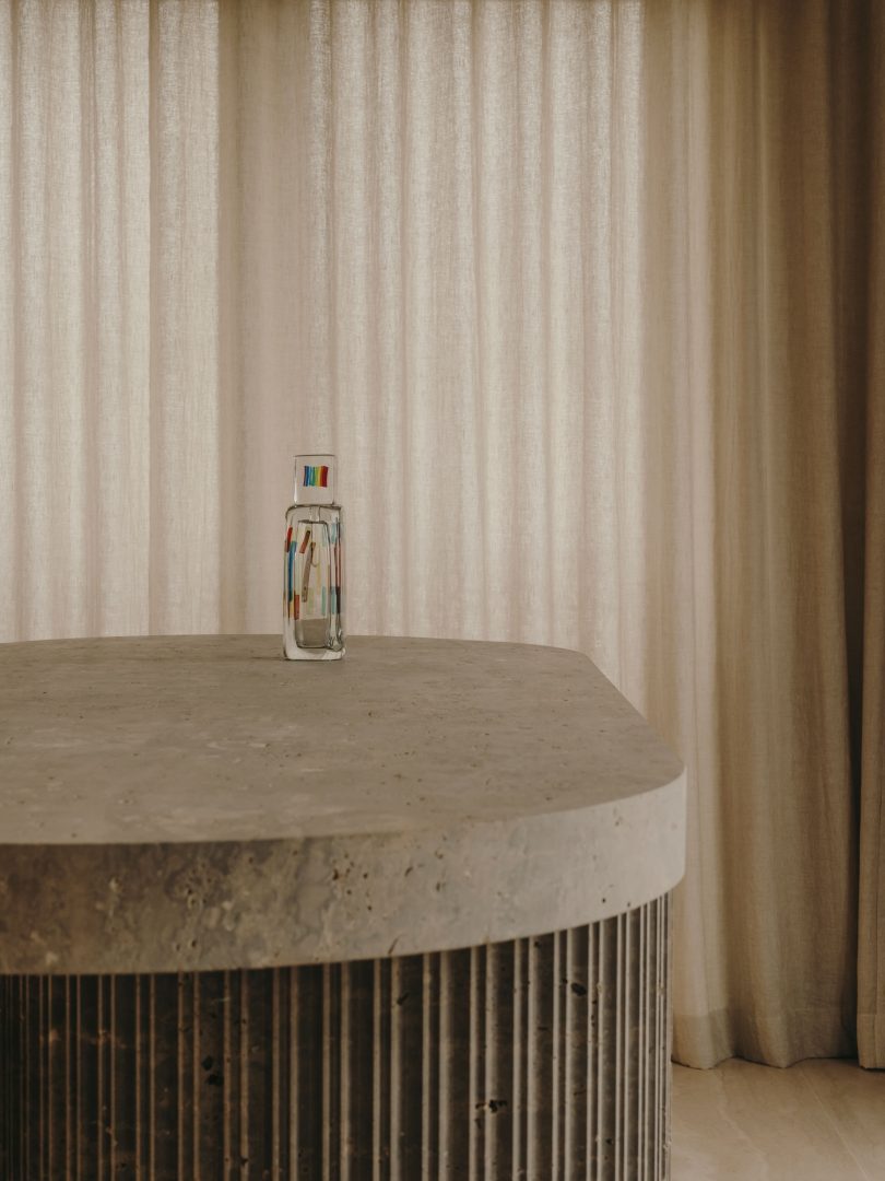 Holzrausch Studio设计的极简主义公寓Munich on Top