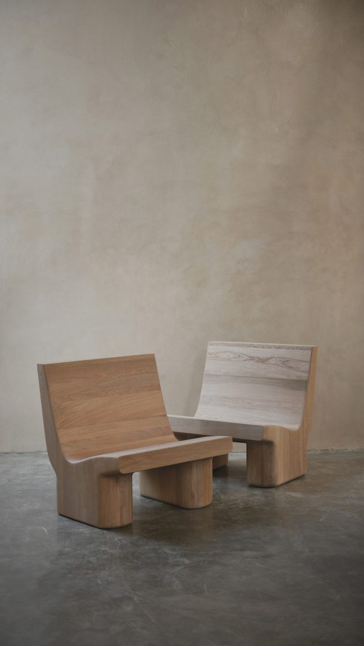 Joel Escalona设计的极简主义椅子Muted Easy Chairs