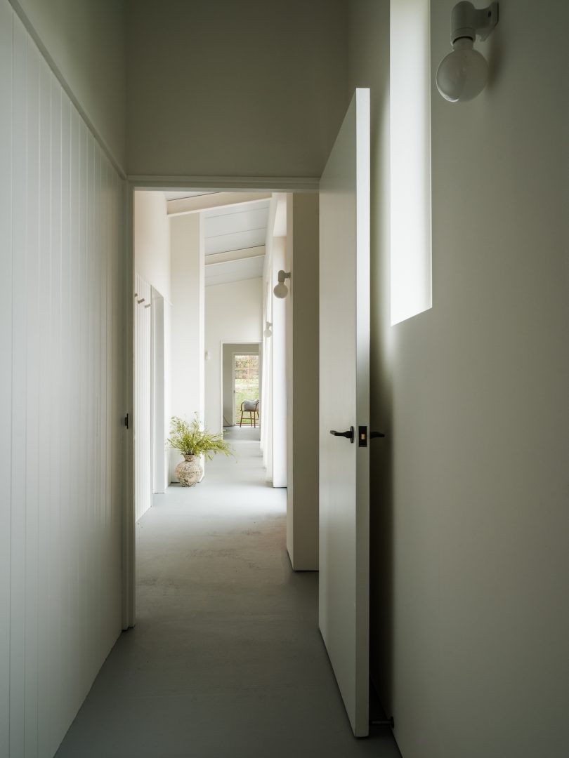 Bindloss Dawes设计的极简主义住宅The Tractor Shed