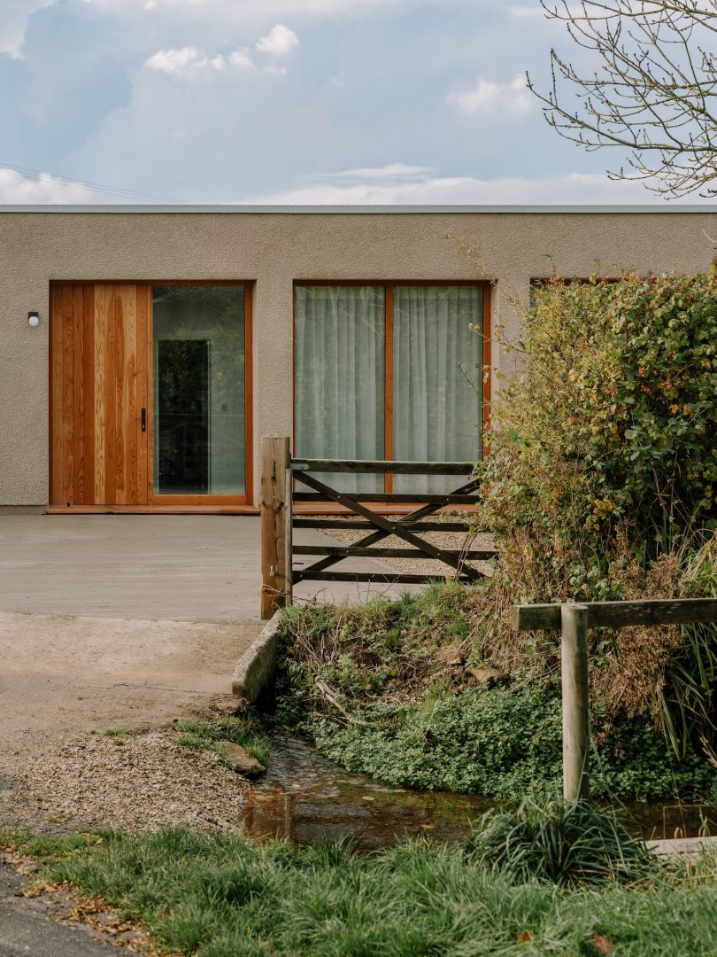 Bindloss Dawes设计的极简主义住宅The Tractor Shed