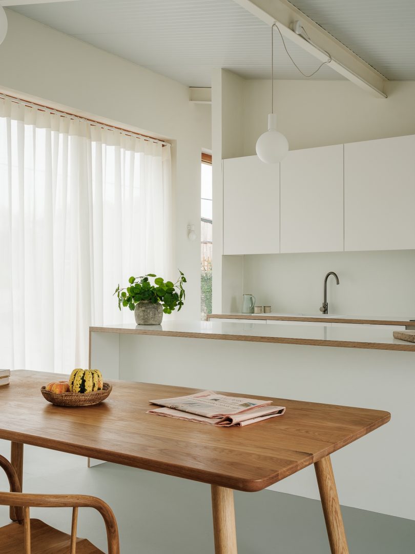 Bindloss Dawes设计的极简主义住宅The Tractor Shed