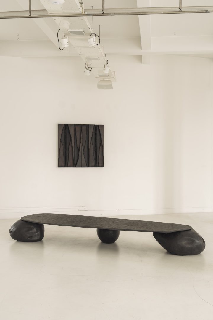 Objects With Narratives的极简展览A Serene Dialogue of Matter