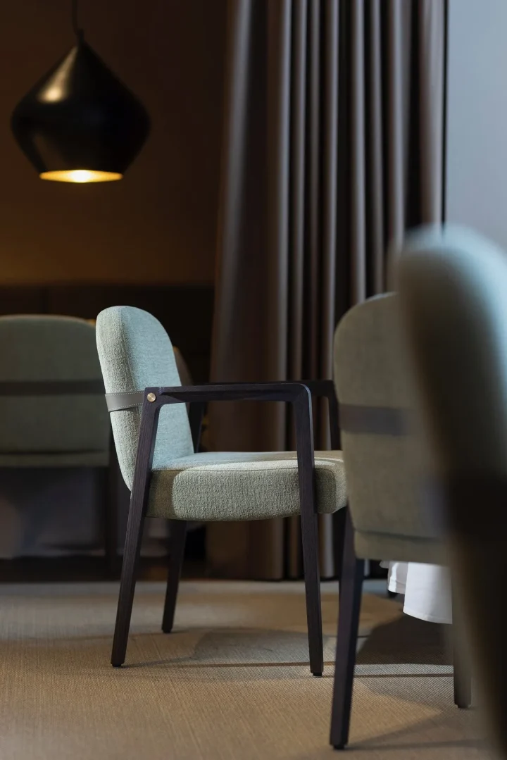 意大利家具品牌：Potocco为米其林餐厅设计的定制座椅
