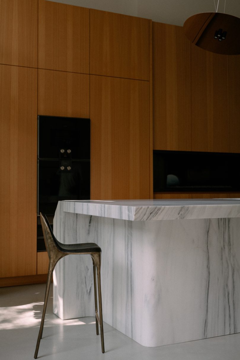 Pham设计的极简主义住宅Amsterdam Canal House