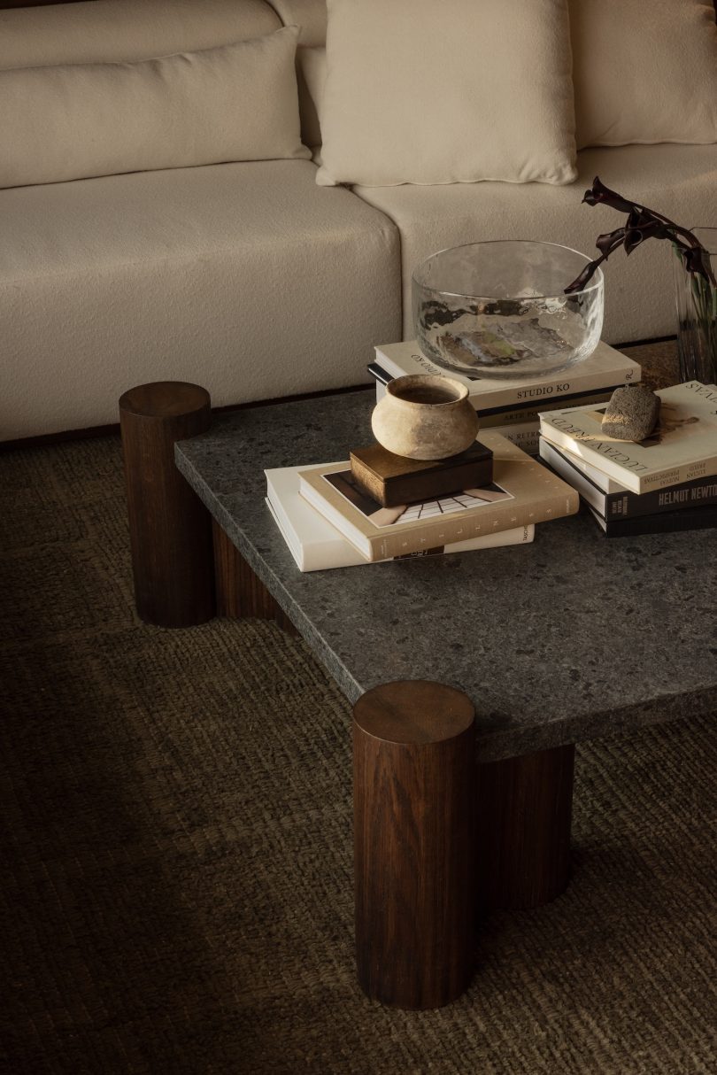 由Aagnes设计的极简主义住宅Apartamento West