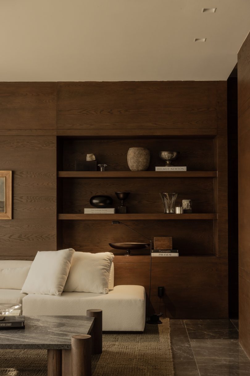 由Aagnes设计的极简主义住宅Apartamento West