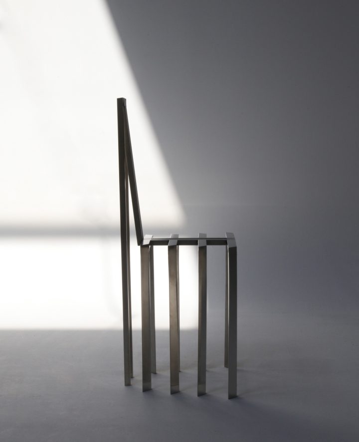 由Jiyun Lee 设计的极简主义椅子 Foln Chair