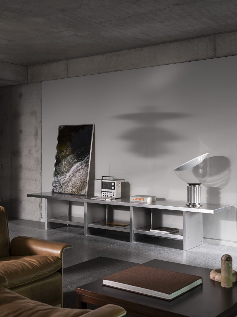 322A建筑事务所设计的极简住宅O'Higgins Building