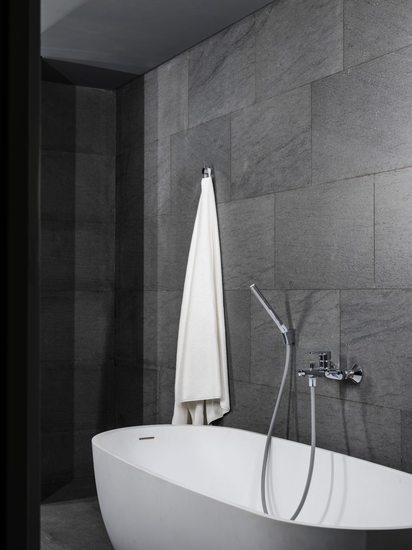 322A建筑事务所设计的极简住宅O'Higgins Building