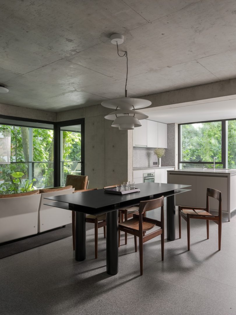 322A建筑事务所设计的极简住宅O'Higgins Building