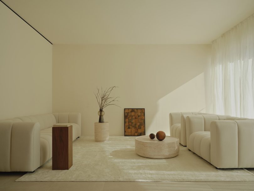 Balzar Arquitectos设计的极简住宅Alfinach Development