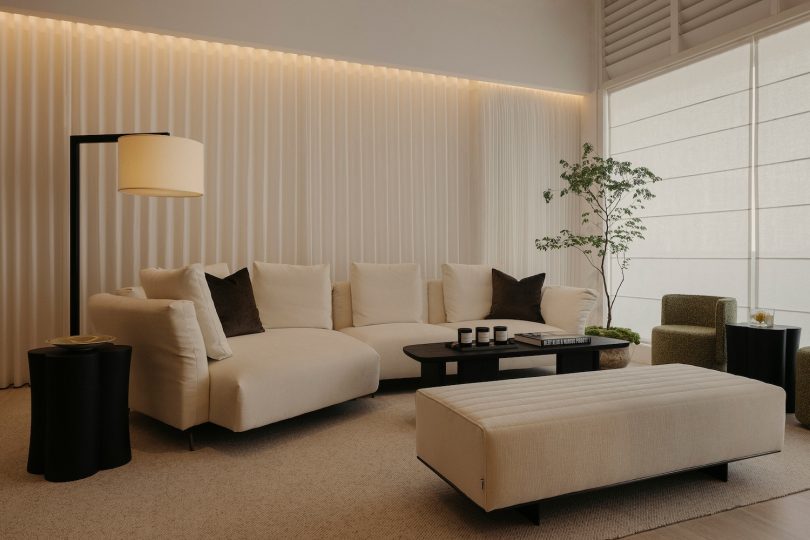 Right Angle Studio设计对的极简展厅CANCAN Flagship