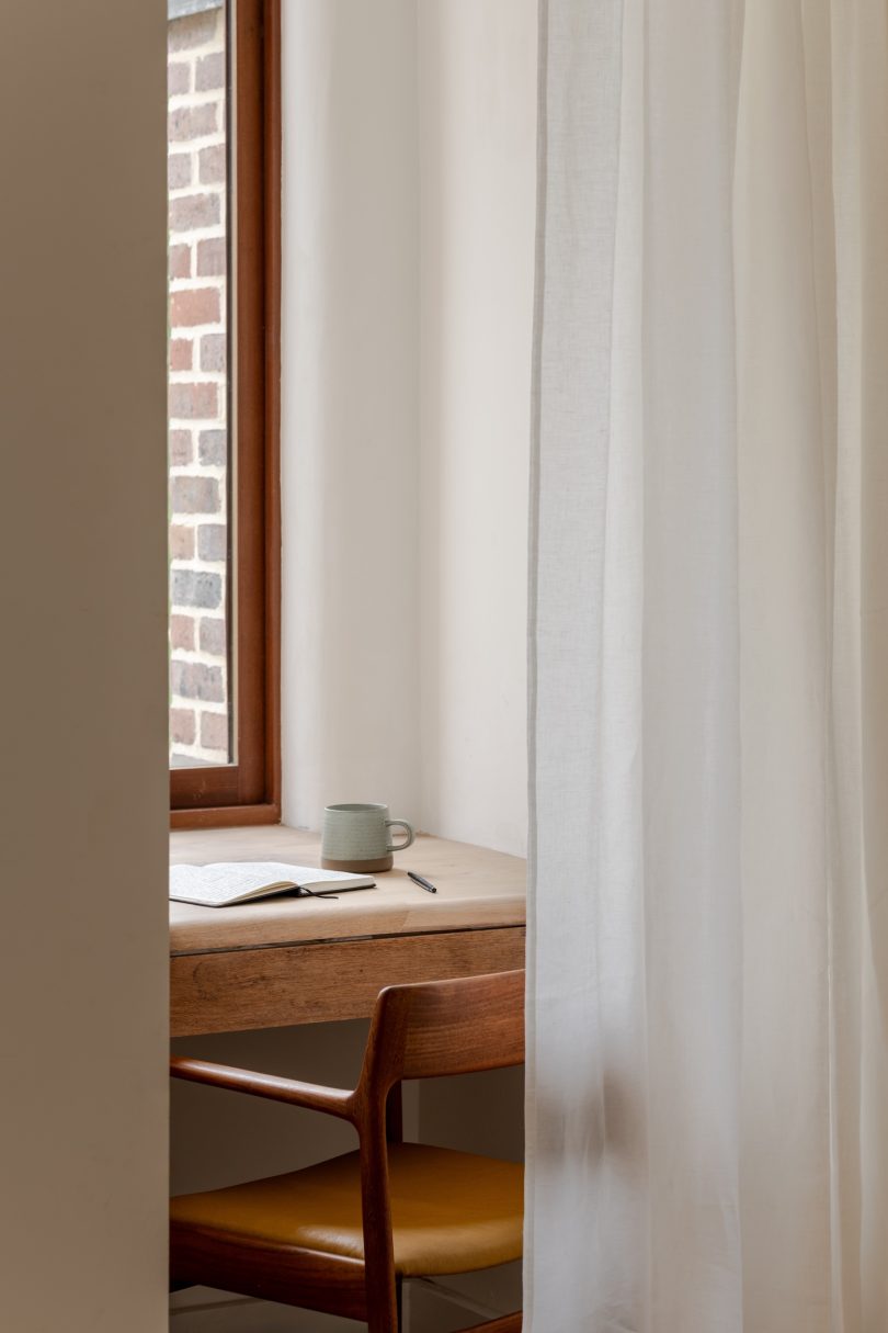 由Templeton Ford设计的极简主义住宅Clay Rise