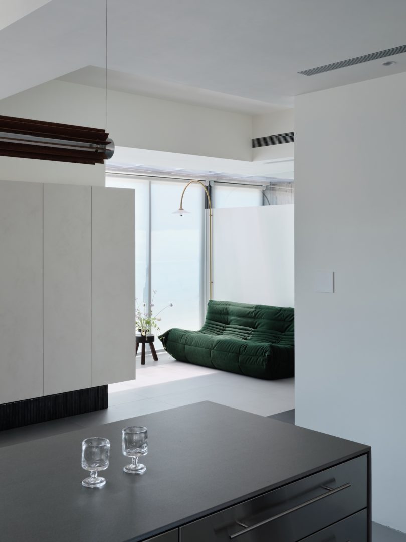 ST Design Studio 设计的极简主义公寓 Daisy