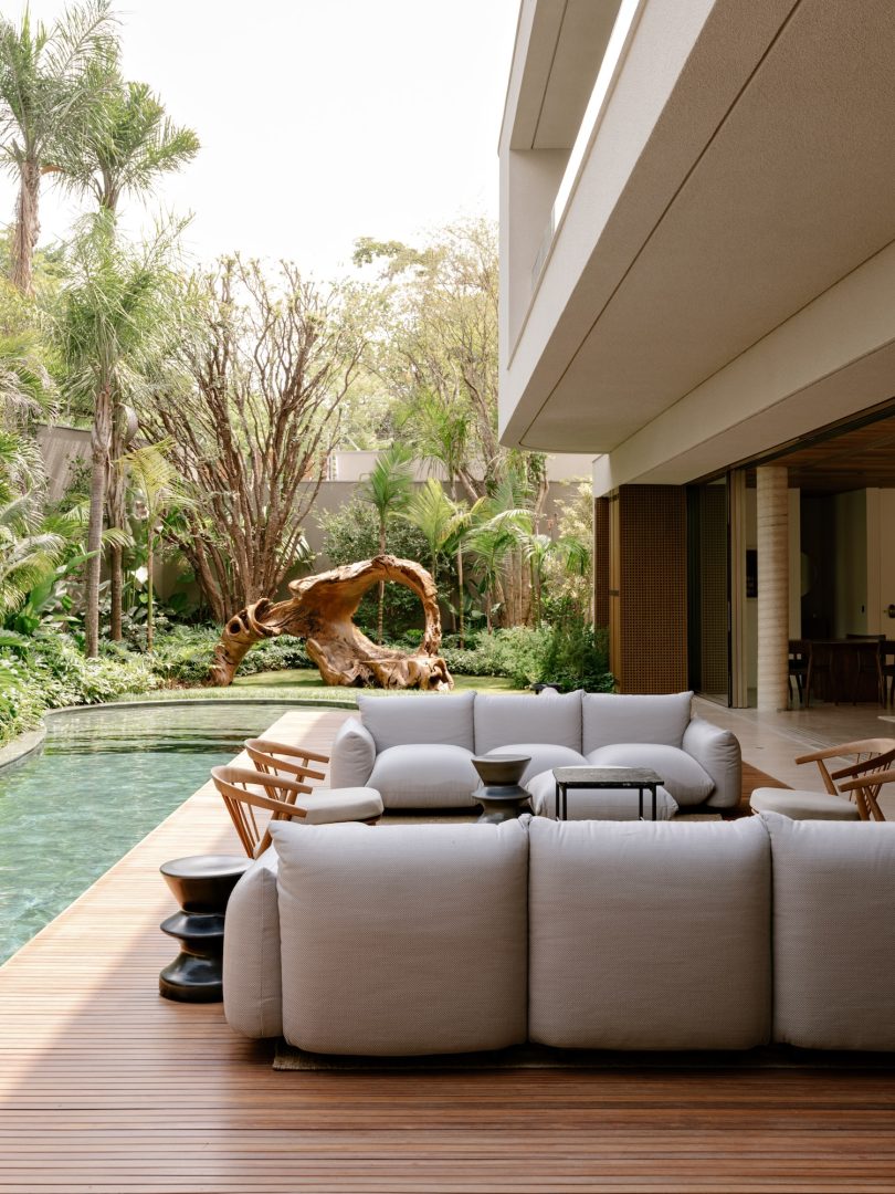 Meireles + Pavan Arquitetura 设计的极简住宅 FR House