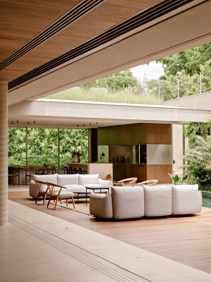 Meireles + Pavan Arquitetura 设计的极简住宅 FR House