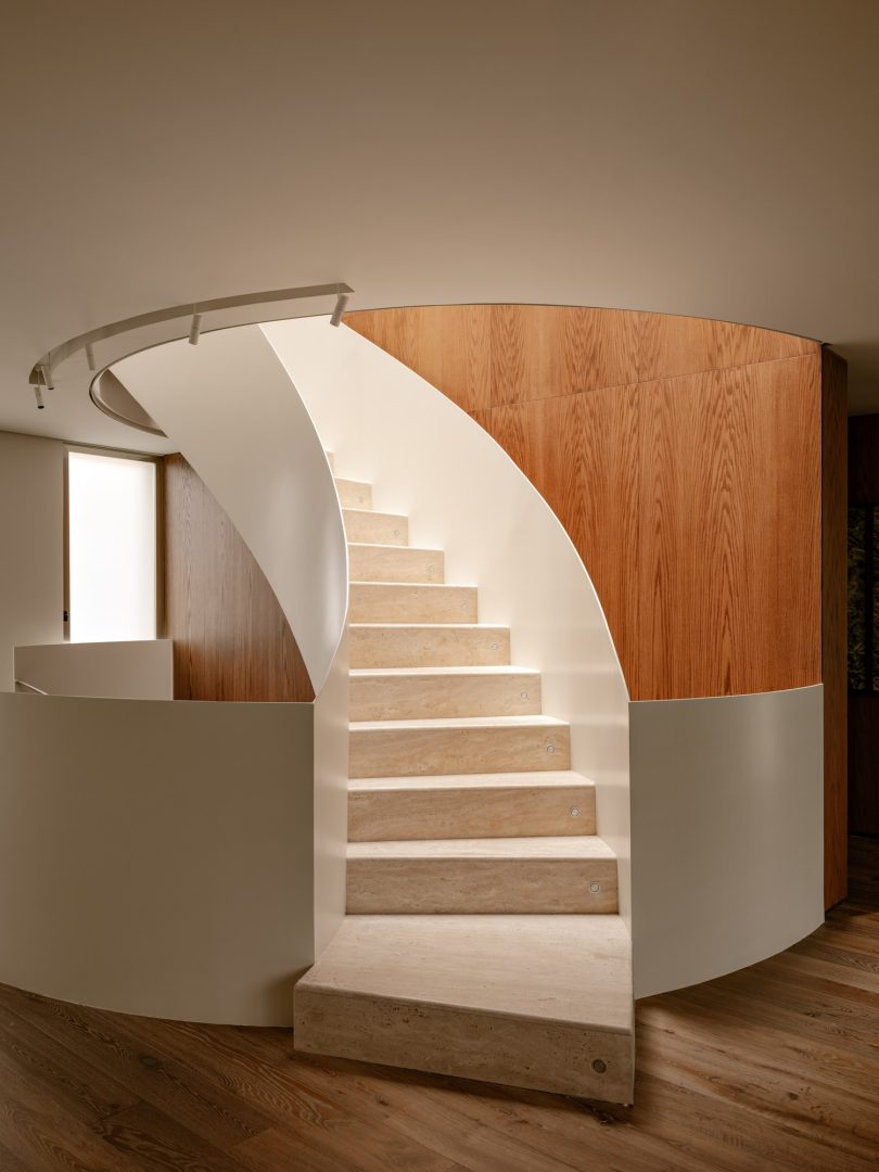 Meireles + Pavan Arquitetura 设计的极简住宅 FR House