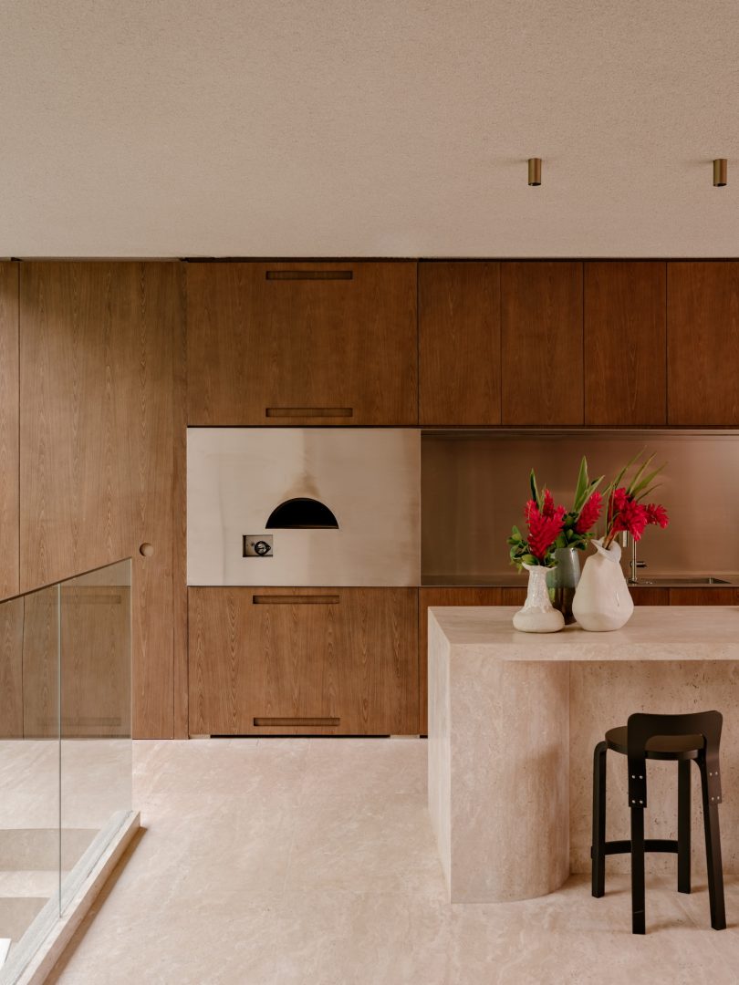Meireles + Pavan Arquitetura 设计的极简住宅 FR House