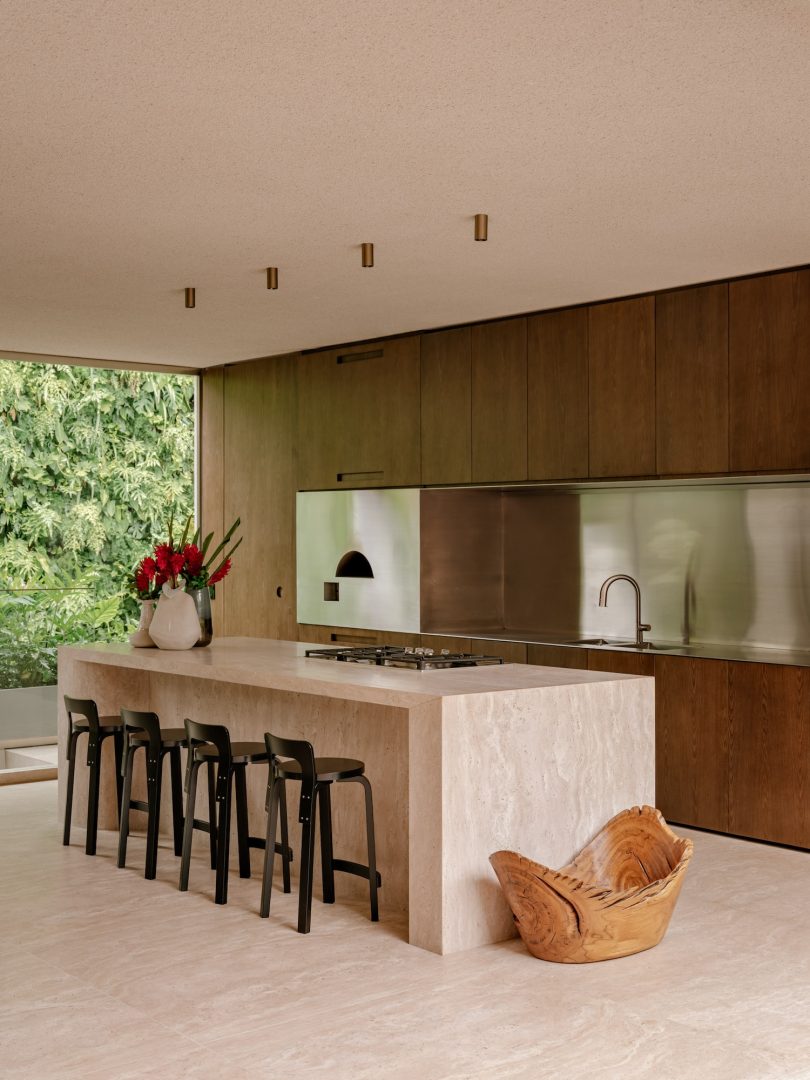 Meireles + Pavan Arquitetura 设计的极简住宅 FR House