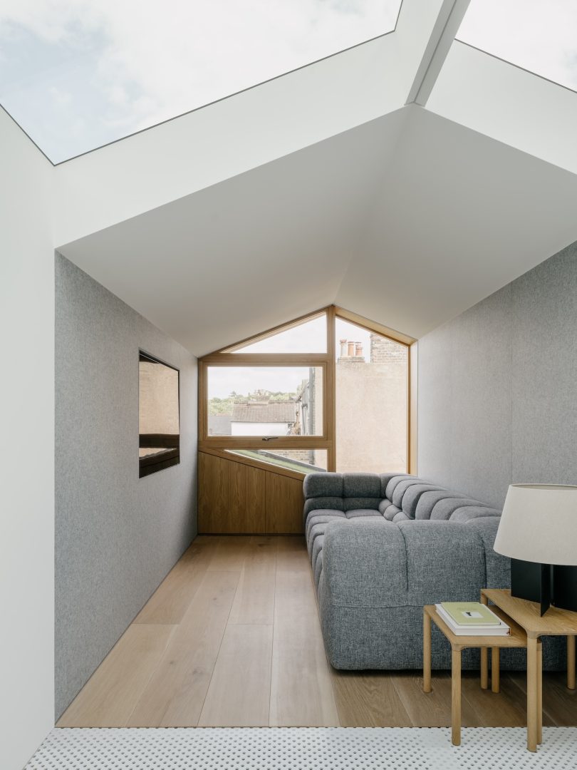 由 ConForm 设计的极简主义住宅 Komorebi