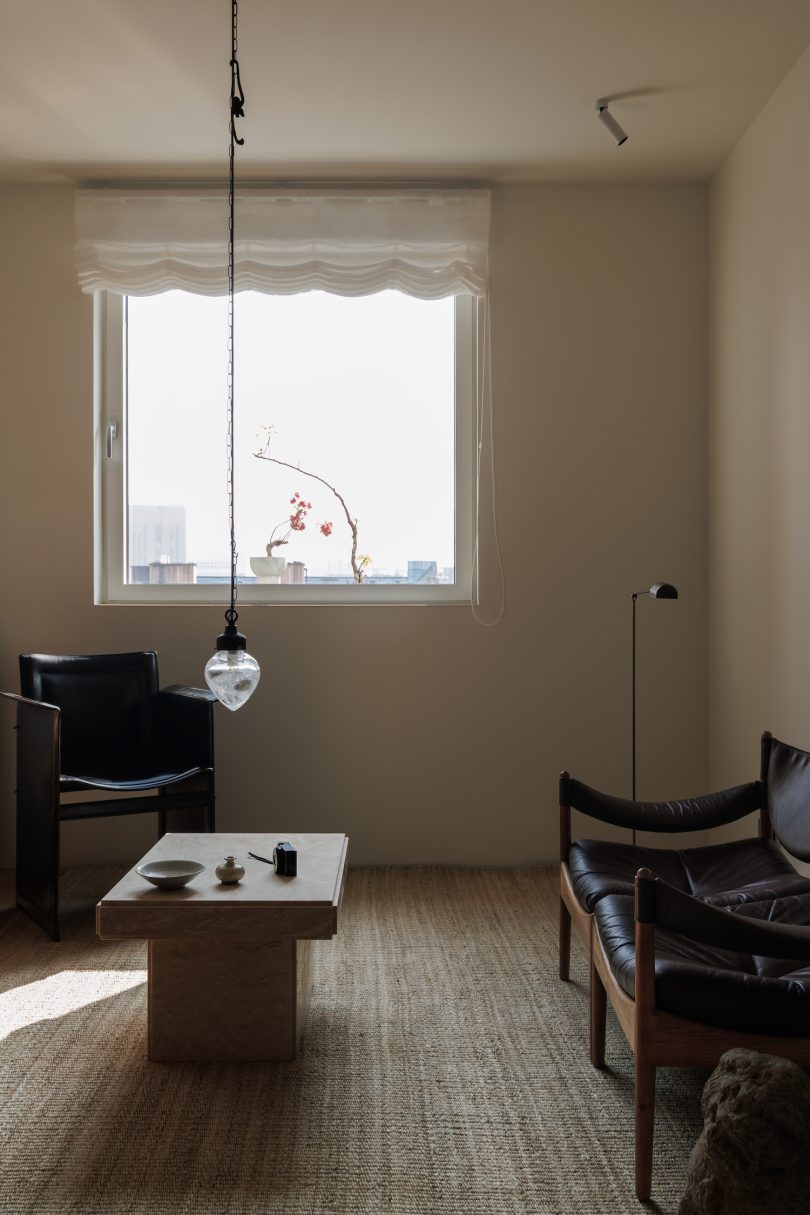 SIDOM DESIGN设计的极简住宅Living & Listening Room