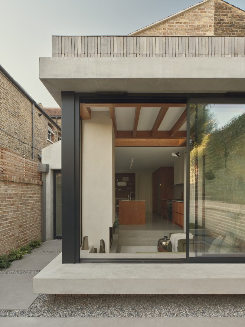 由 House Of EM 设计的极简主义住宅 Loggia House