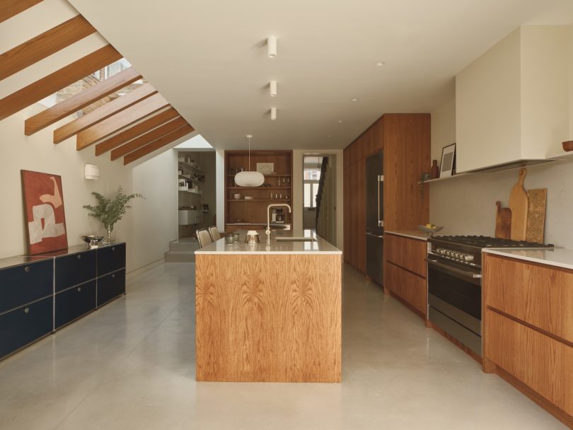 由 House Of EM 设计的极简主义住宅 Loggia House