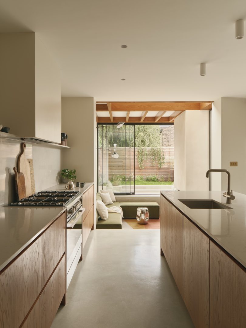 由 House Of EM 设计的极简主义住宅 Loggia House