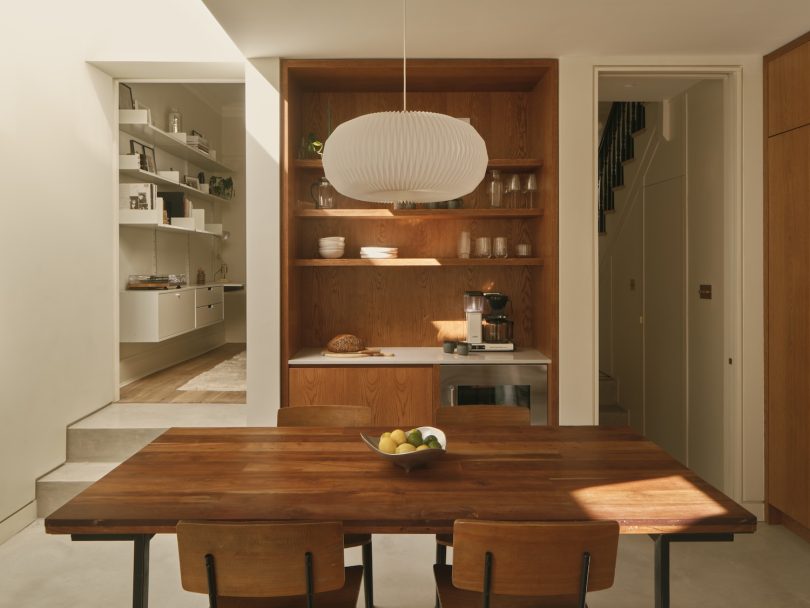 由 House Of EM 设计的极简主义住宅 Loggia House