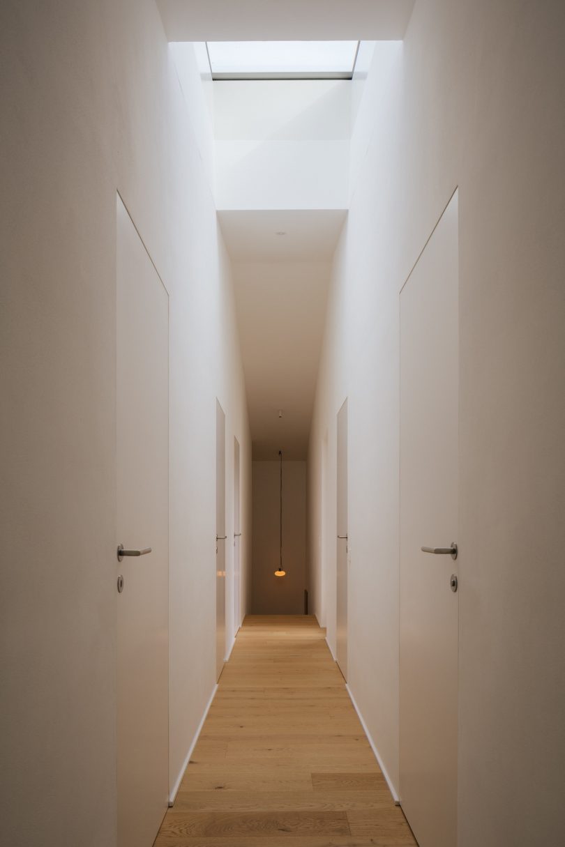 rundzwei Architekten BDA设计的极简住宅OneTwoHouse