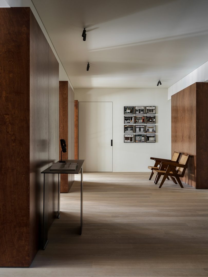 Decancq Vercruysse设计的极简公寓Pied-à-terre Brussels