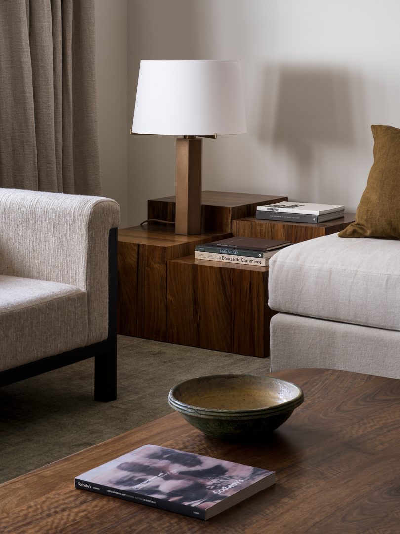 Decancq Vercruysse设计的极简公寓Pied-à-terre Brussels