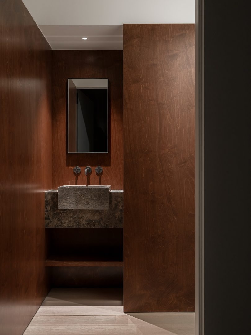 Decancq Vercruysse设计的极简公寓Pied-à-terre Brussels