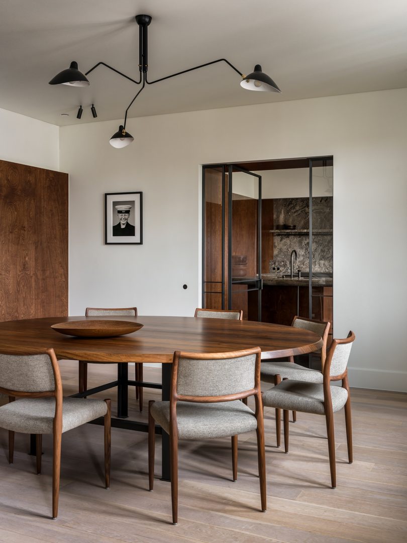 Decancq Vercruysse设计的极简公寓Pied-à-terre Brussels