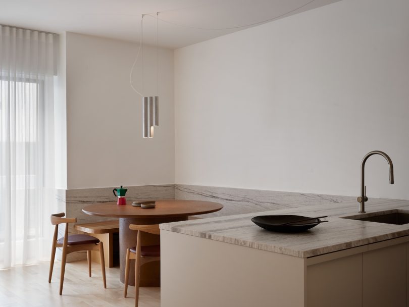 Michael Godmer Studio设计的极简公寓Saint-Patrick Residence