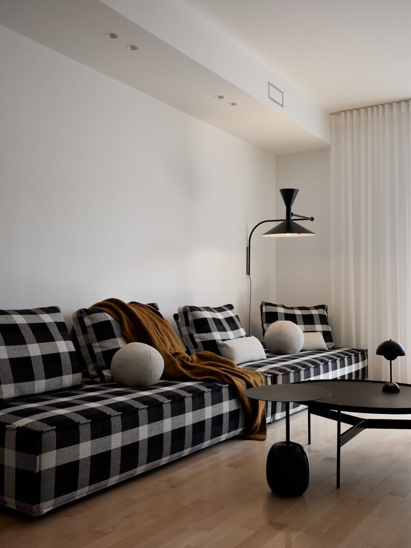 Michael Godmer Studio设计的极简公寓Saint-Patrick Residence