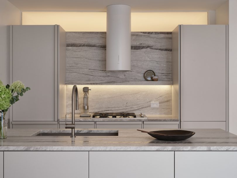 Michael Godmer Studio设计的极简公寓Saint-Patrick Residence