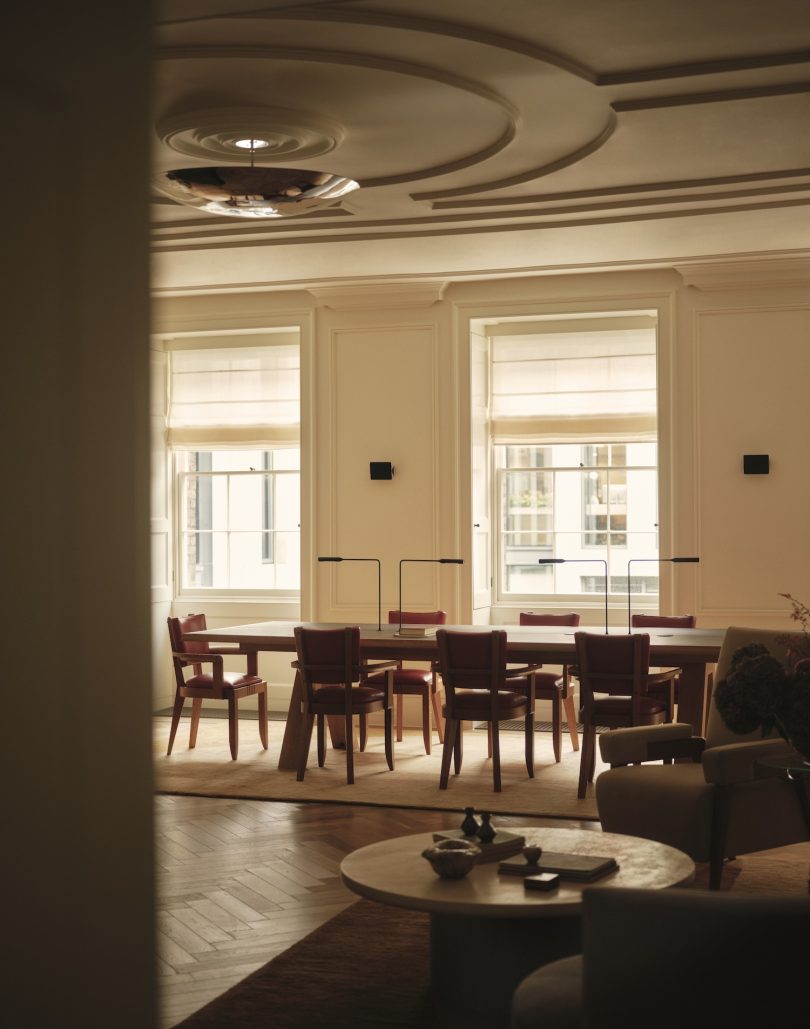 Two Muse Studios 设计的极简主义空间 St James