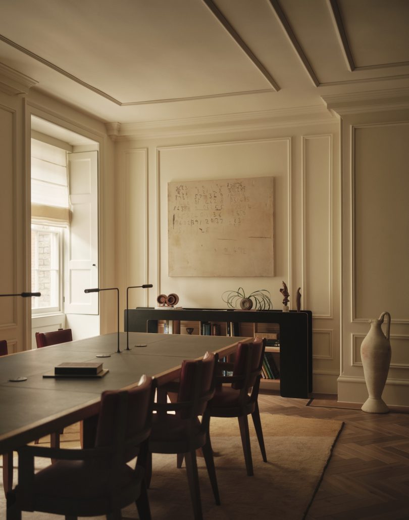 Two Muse Studios 设计的极简主义空间 St James