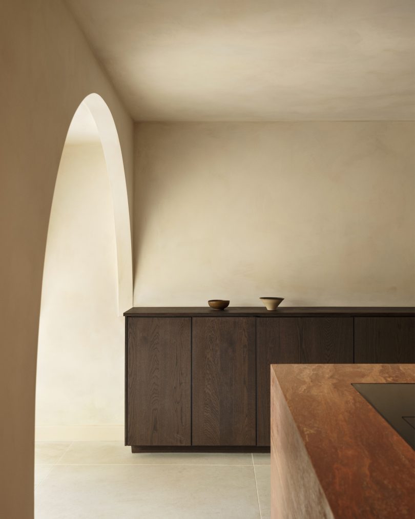 Polysmiths 设计的极简主义住宅 Arch House