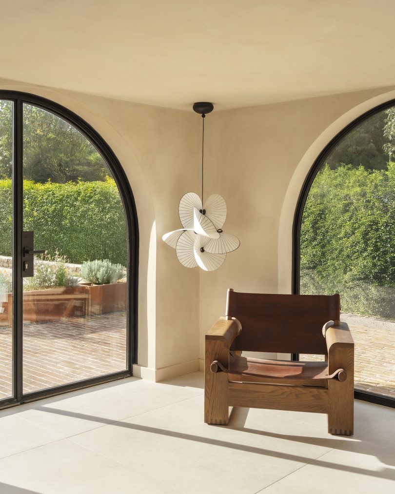 Polysmiths 设计的极简主义住宅 Arch House