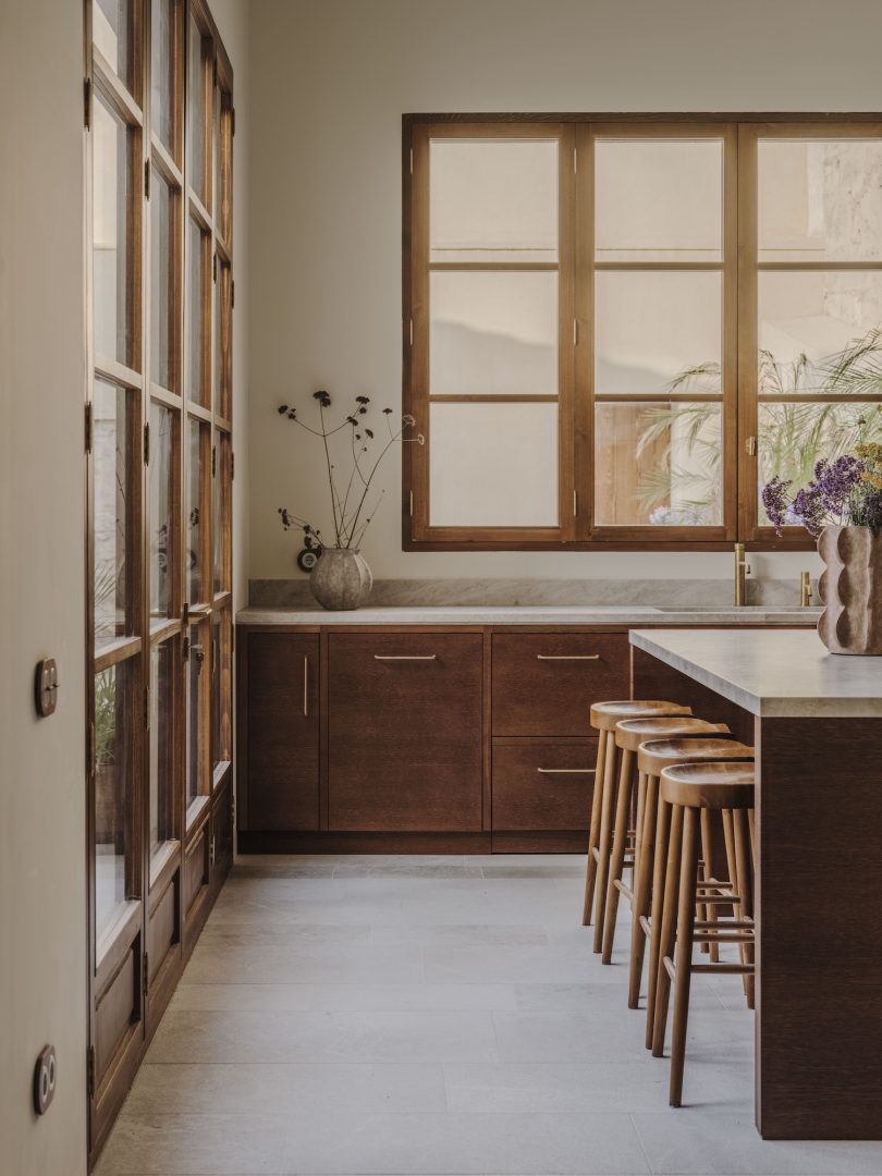 由 NØRA Studio 设计的极简主义住宅 Born 10