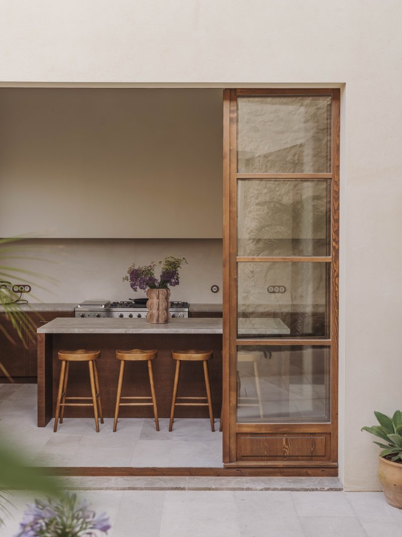 由 NØRA Studio 设计的极简主义住宅 Born 10