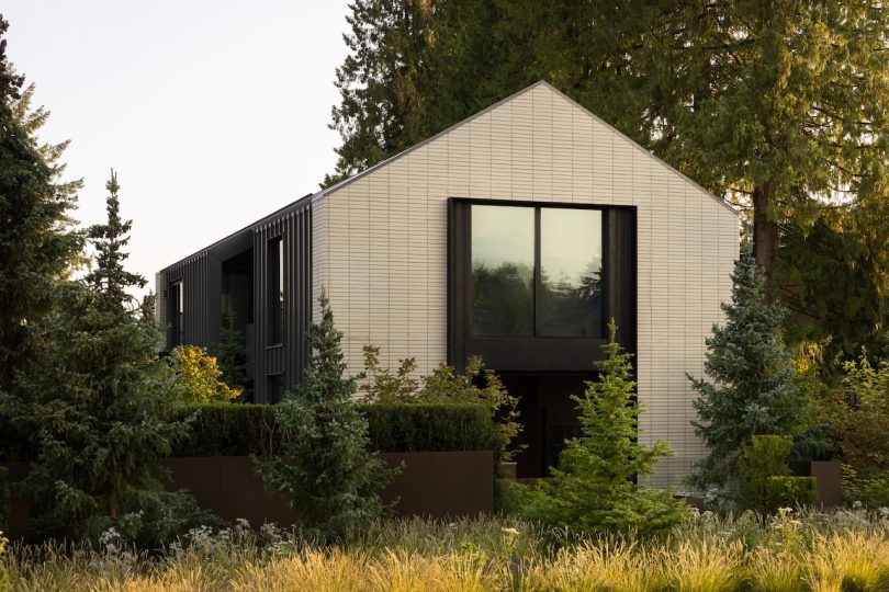 北温哥华“景观融界”住宅：建筑、室内与自然的无缝对话