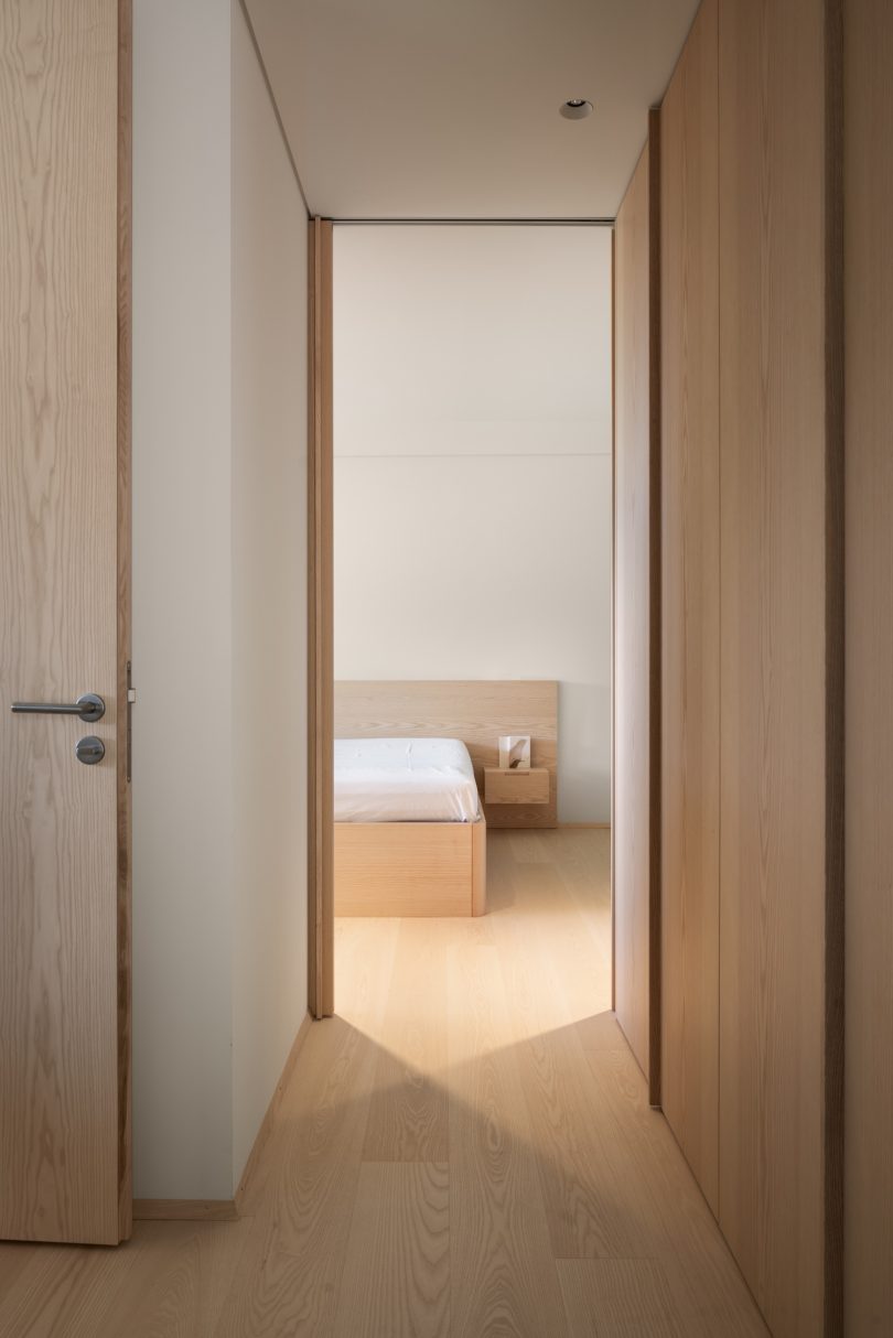 Ralph Germann 设计的极简主义住宅 House JCM