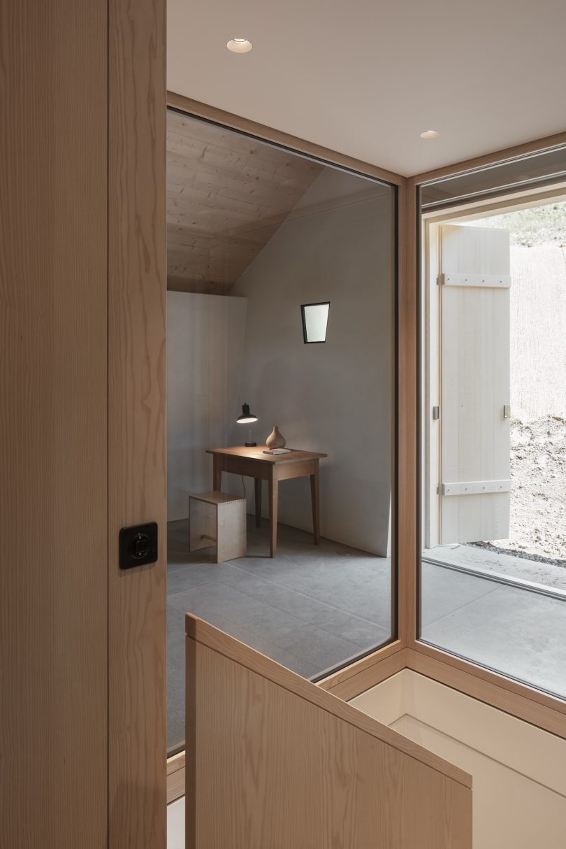 Ralph Germann 设计的极简主义住宅 House JCM