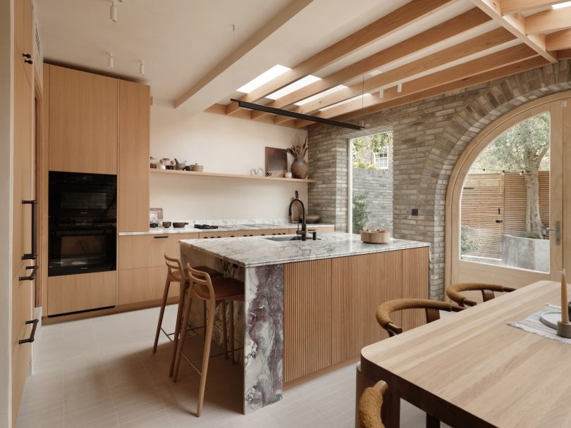 Hamish Vincent 设计的极简主义住宅 Islington House