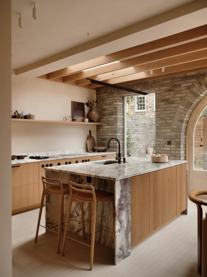 Hamish Vincent 设计的极简主义住宅 Islington House