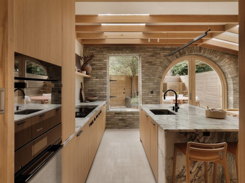 Hamish Vincent 设计的极简主义住宅 Islington House